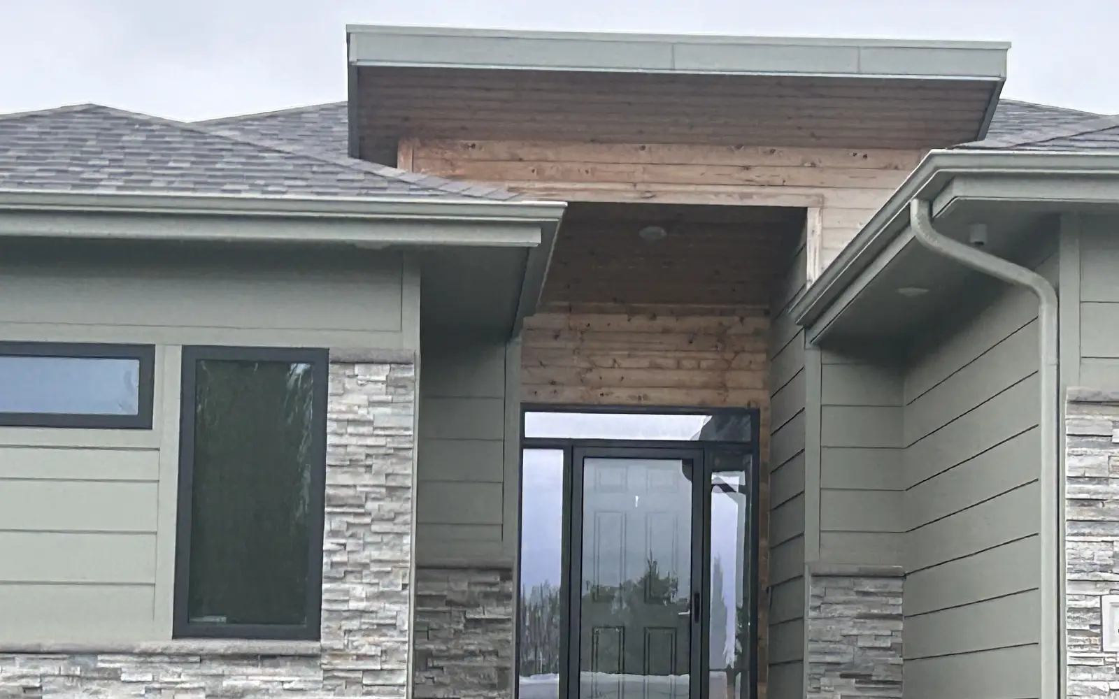 Interior wall after accent color and crisp lines